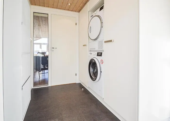 3 Bedroom Cozy In Hébergement de vacances Sunds